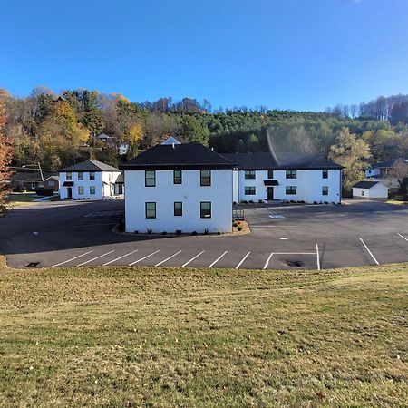 The Traveler On Main - Suite 1 Tazewell Экстерьер фото